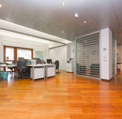 ufficio in vendita a Reggio nell'Emilia in zona Tribunale