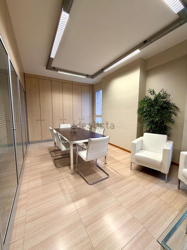 ufficio in vendita a Reggio nell'Emilia