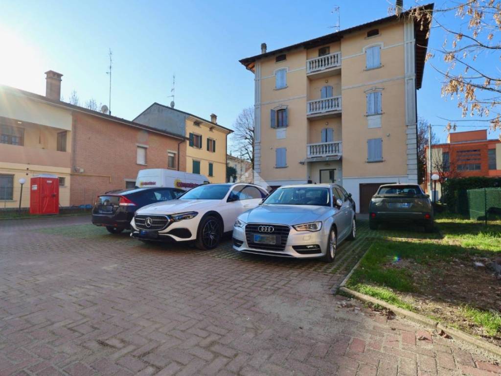 appartamento in vendita a Reggio nell'Emilia in zona Città Storica