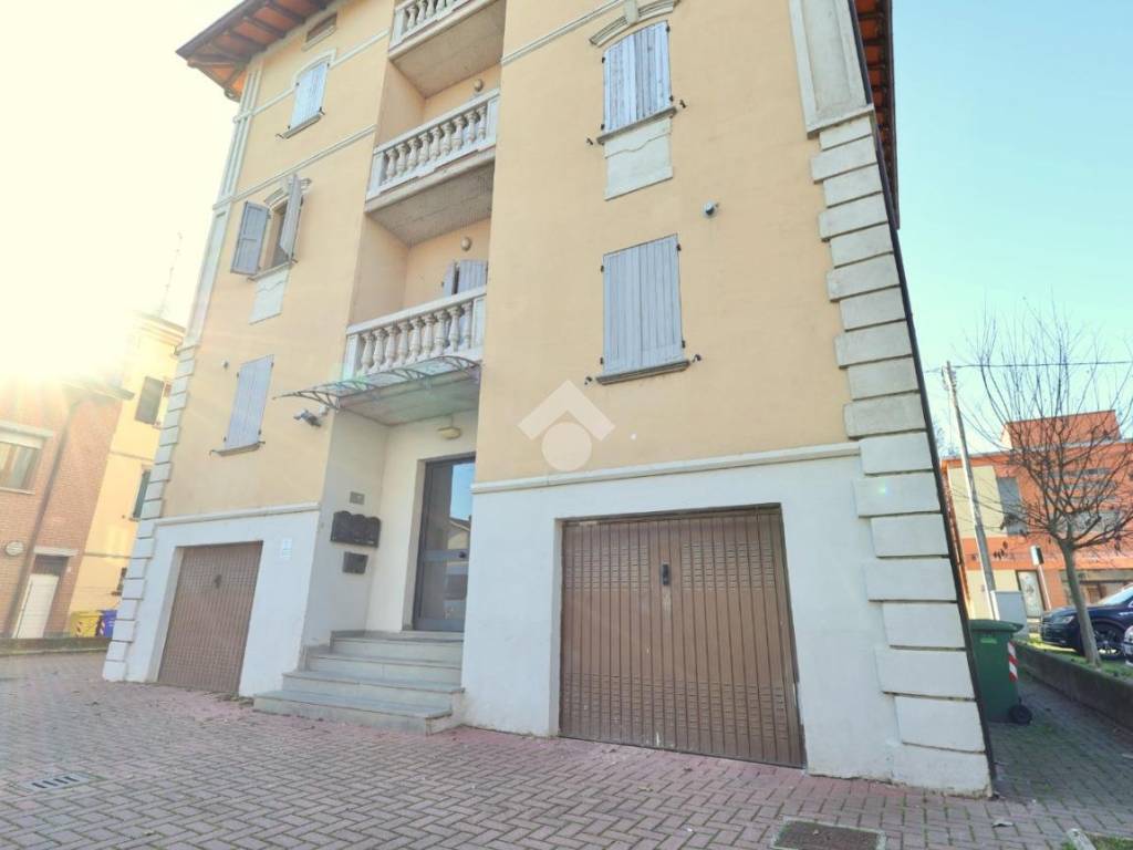appartamento in vendita a Reggio nell'Emilia in zona Città Storica
