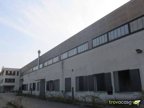 locale commerciale in vendita a Reggio nell'Emilia