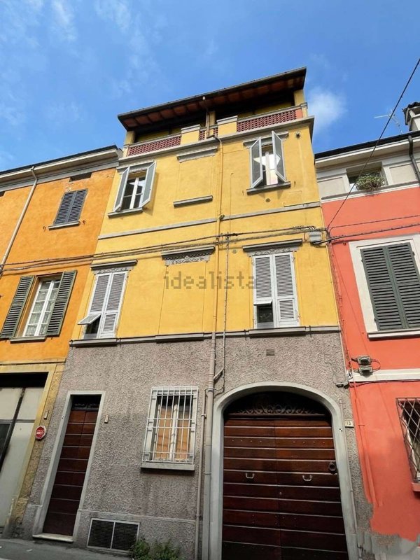 appartamento in vendita a Reggio nell'Emilia in zona Città Storica