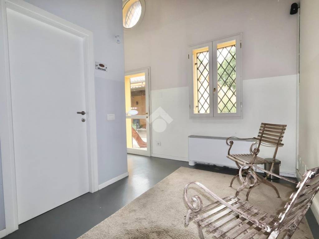 negozio in vendita a Reggio nell'Emilia