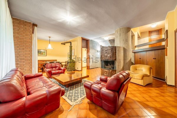 casa indipendente in vendita a Reggio nell'Emilia in zona Baragalla