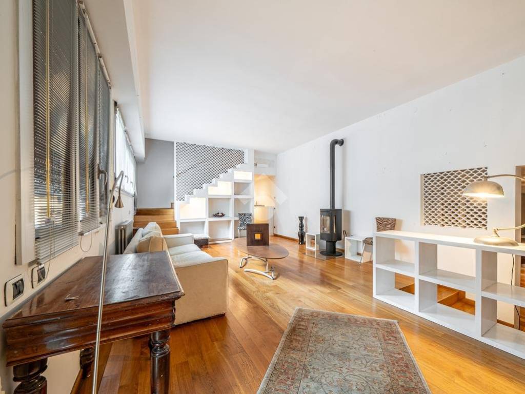 casa indipendente in vendita a Reggio nell'Emilia in zona Baragalla