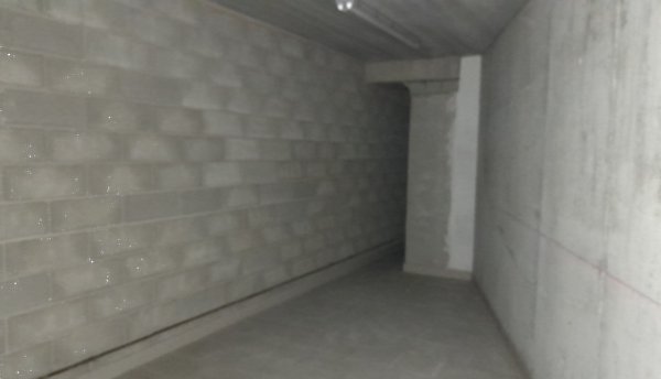 locale di sgombero in vendita a Reggio nell'Emilia in zona Tribunale