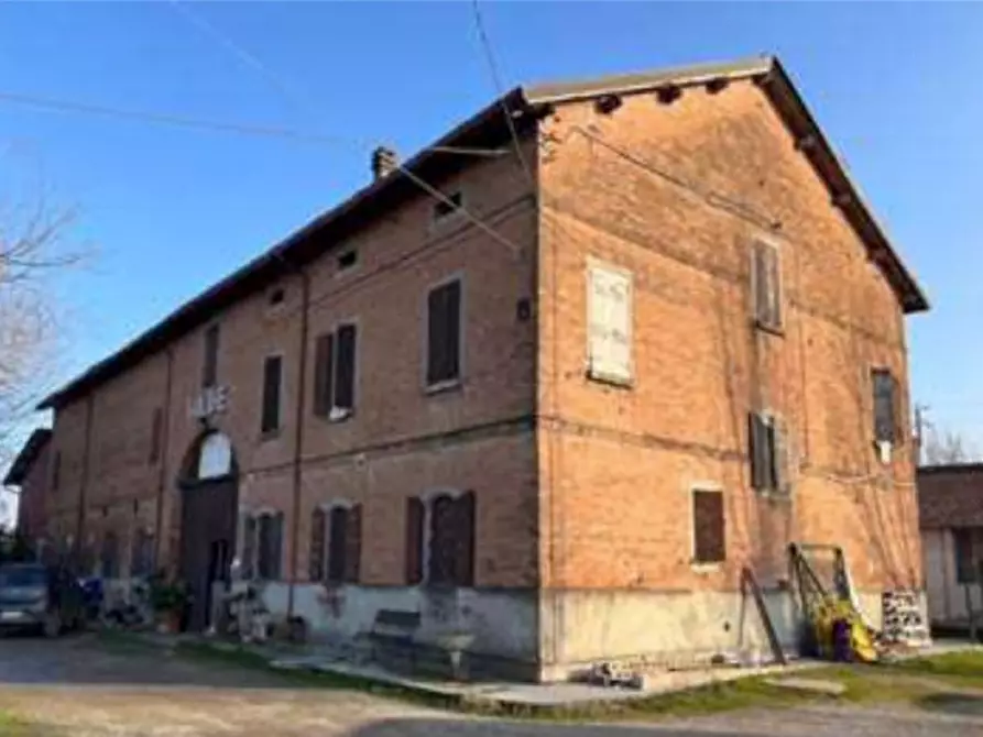 casa indipendente in vendita a Reggio nell'Emilia in zona Tribunale