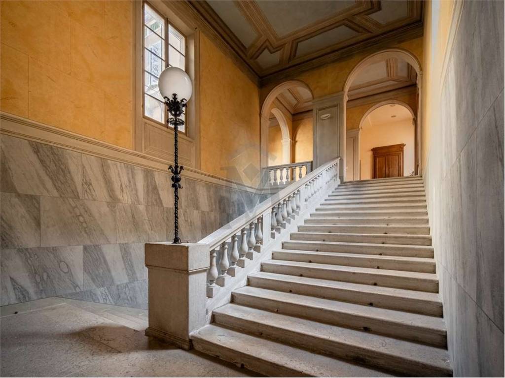 appartamento in vendita a Reggio nell'Emilia in zona Città Storica