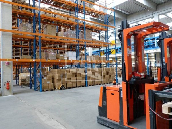 capannone in vendita a Reggio nell'Emilia