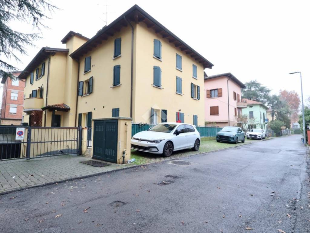 appartamento in vendita a Reggio nell'Emilia in zona Santa Croce