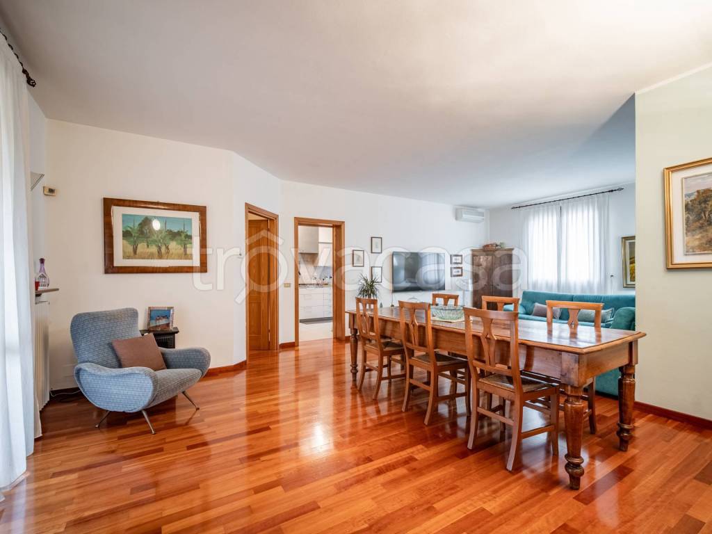 appartamento in vendita a Reggio nell'Emilia in zona Buco del Signore