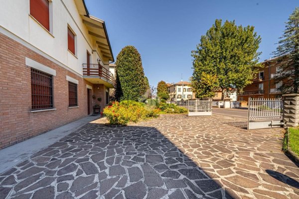 casa indipendente in vendita a Reggio nell'Emilia
