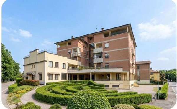 ufficio in vendita a Reggio nell'Emilia in zona Sesso