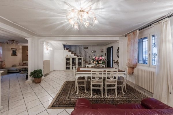 casa indipendente in vendita a Reggio nell'Emilia