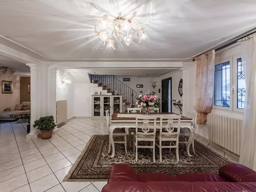 casa indipendente in vendita a Reggio nell'Emilia