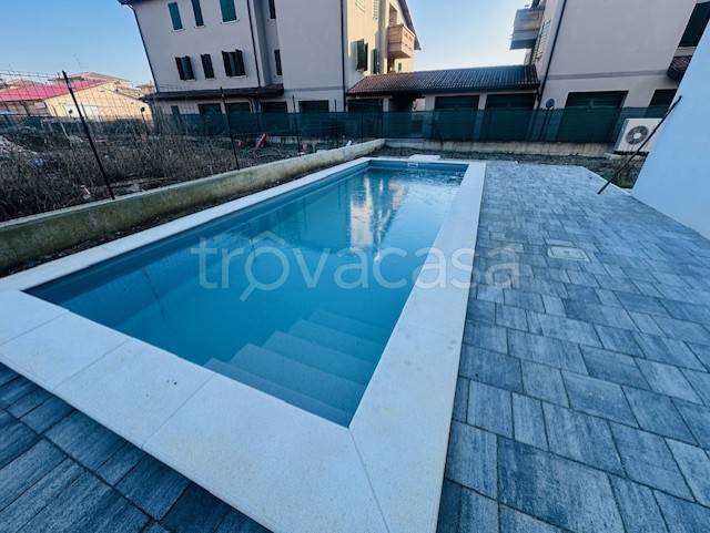 casa indipendente in vendita a Reggio nell'Emilia in zona Rivalta