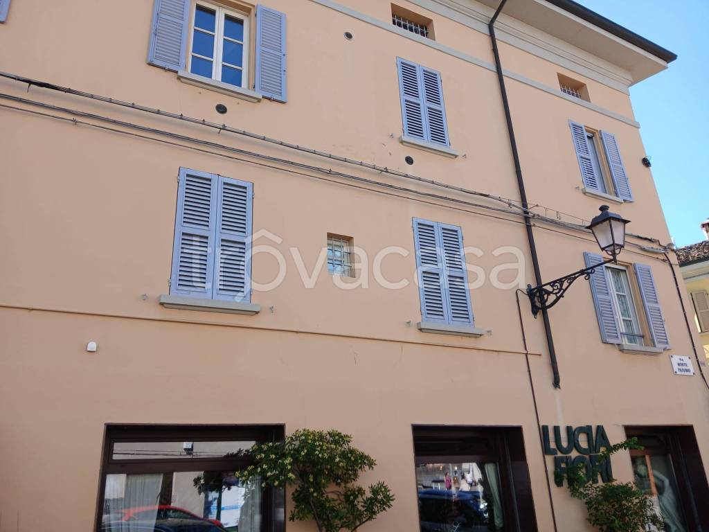 appartamento in vendita a Reggio nell'Emilia in zona Città Storica