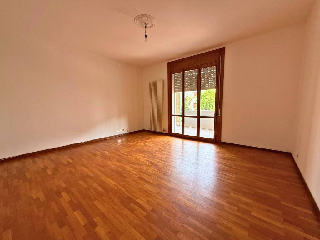 appartamento in vendita a Reggio nell'Emilia in zona Mirabello