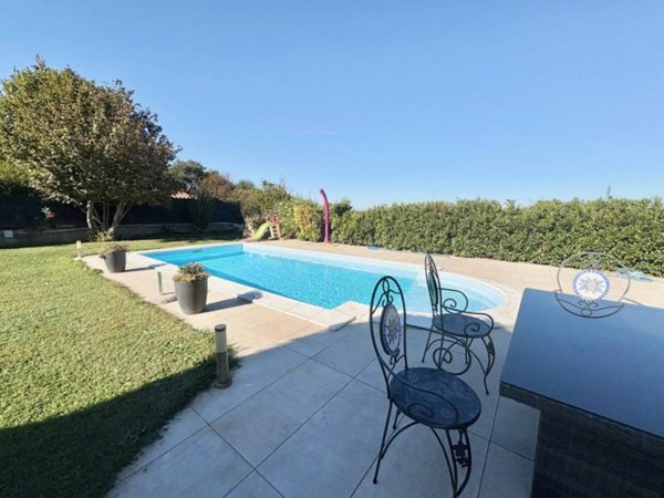 casa indipendente in vendita a Reggio nell'Emilia in zona Pratofontana