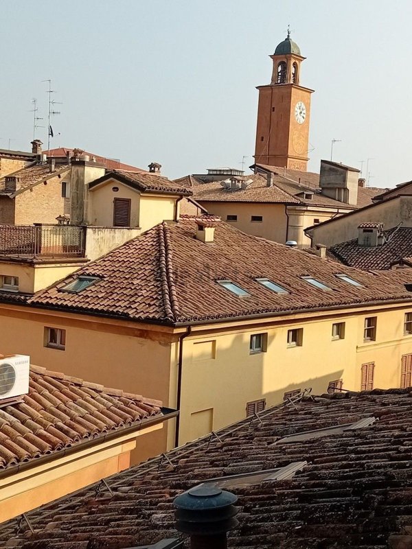 appartamento in vendita a Reggio nell'Emilia in zona Città Storica