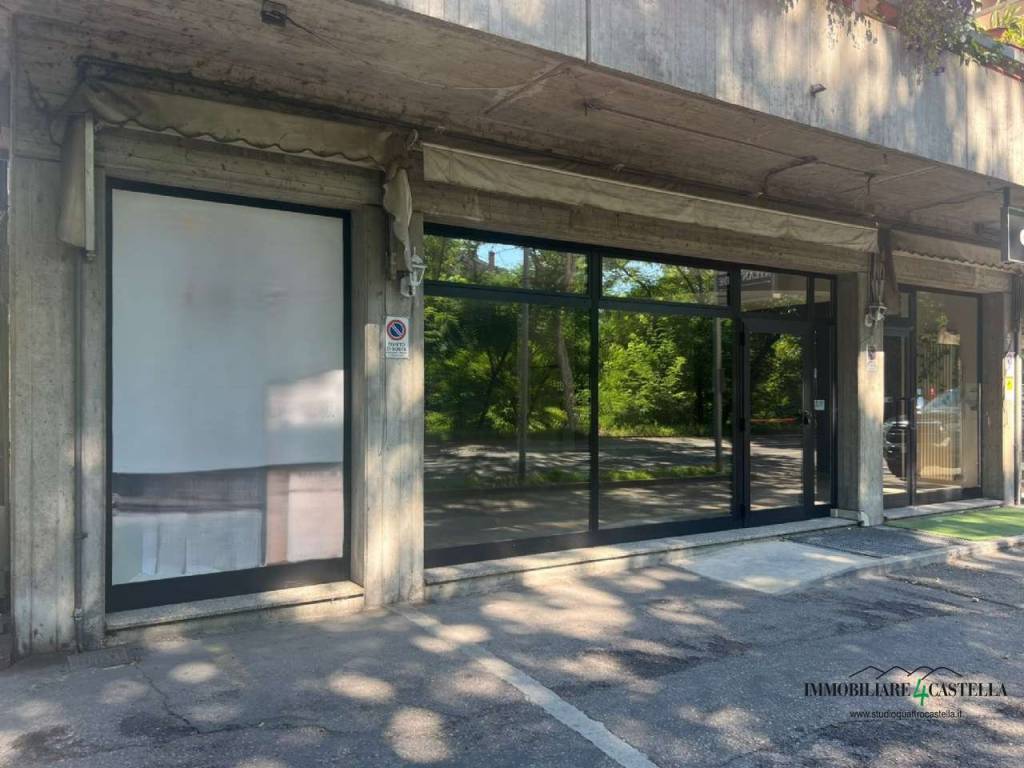 negozio in vendita a Reggio nell'Emilia in zona Carrozzone