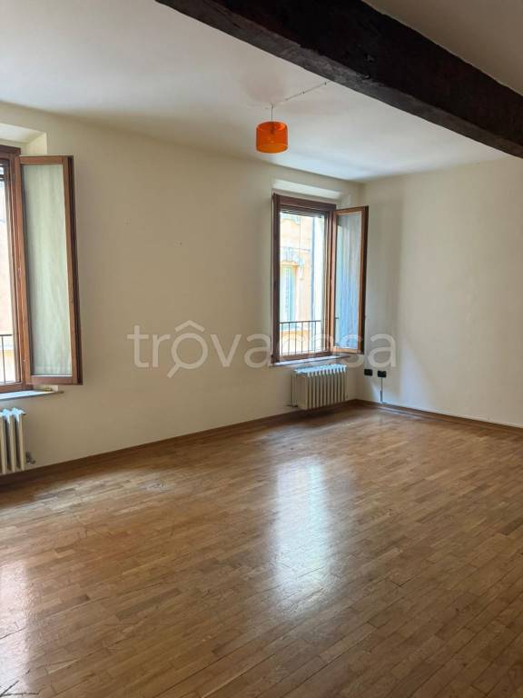 appartamento in vendita a Reggio nell'Emilia in zona Città Storica