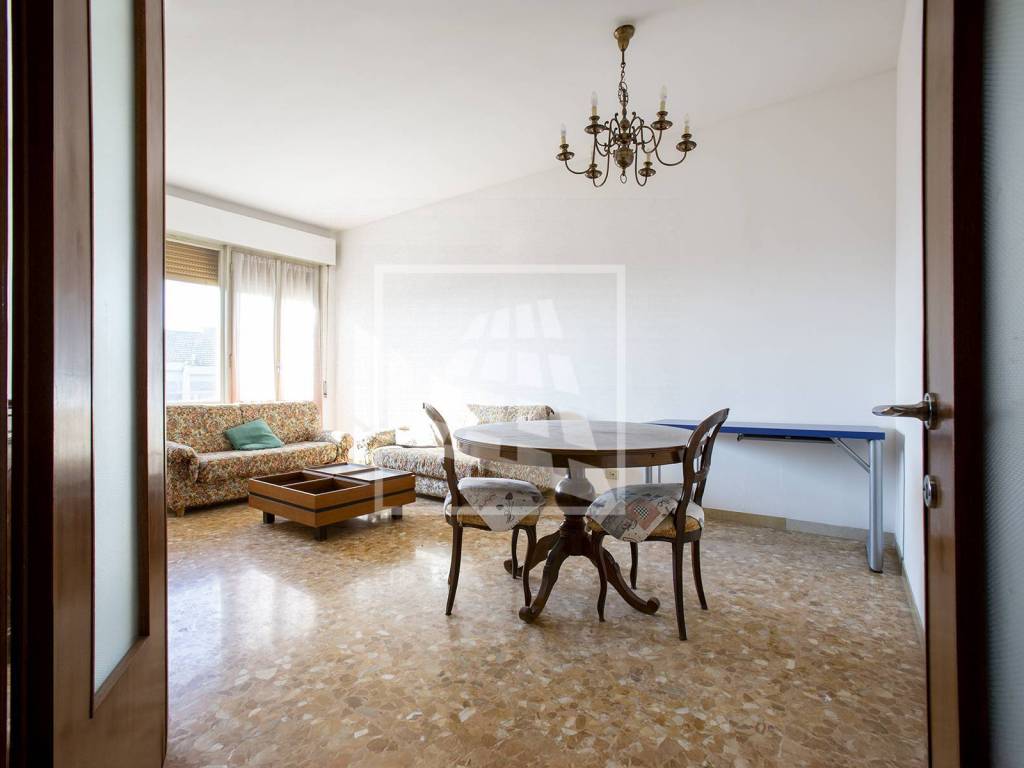 appartamento in vendita a Reggio nell'Emilia in zona Città Storica