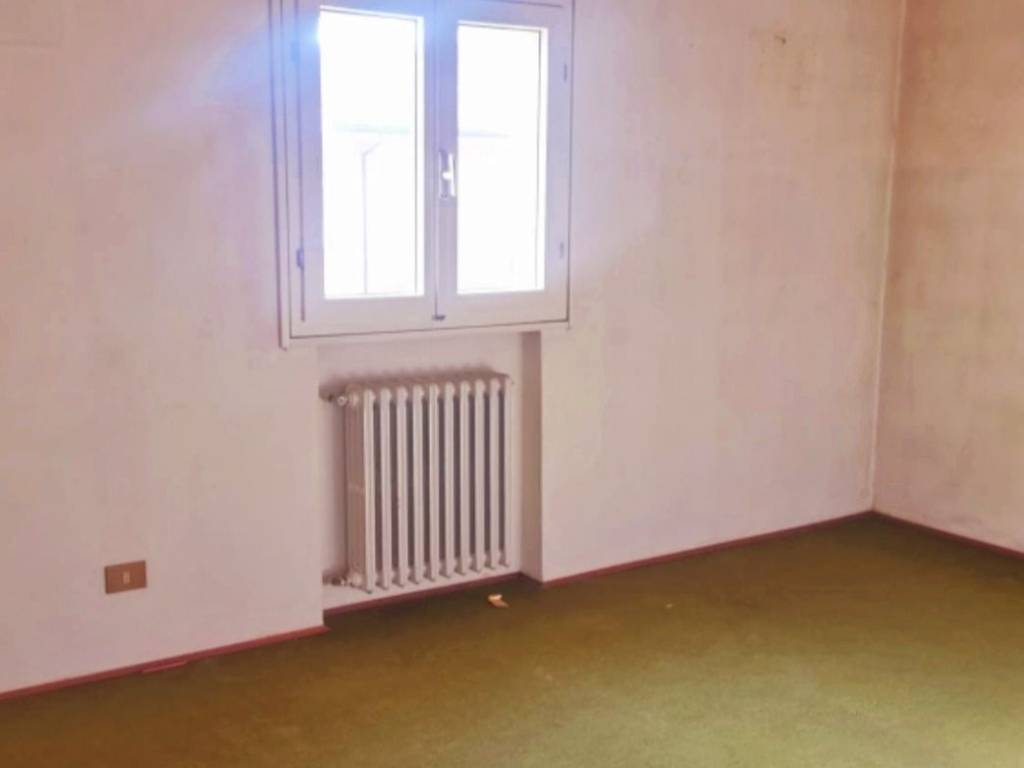 casa indipendente in vendita a Reggio nell'Emilia in zona Carrozzone