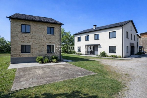 casa indipendente in vendita a Reggio nell'Emilia in zona Rivalta