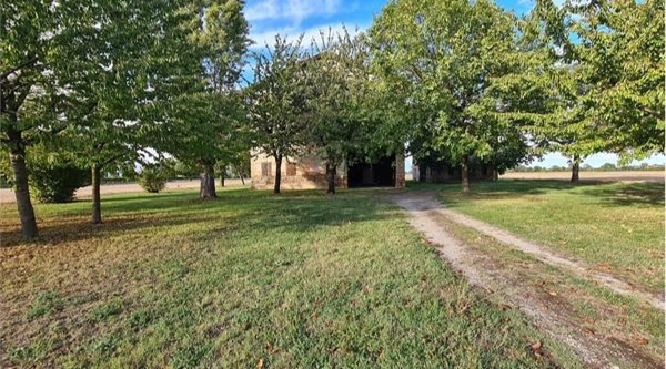 negozio in vendita a Reggio nell'Emilia in zona Roncadella