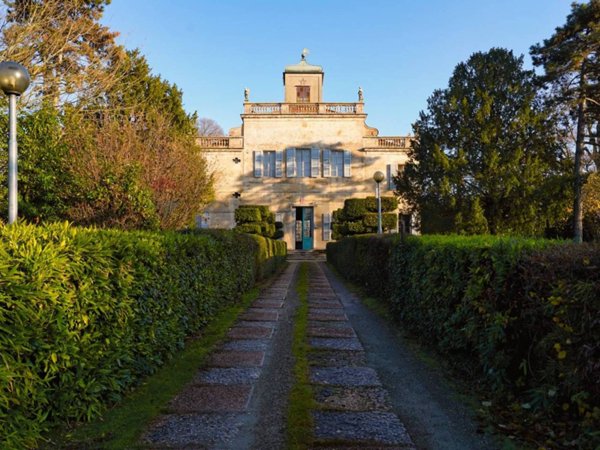 villa in vendita a Reggio nell'Emilia in zona Rivalta