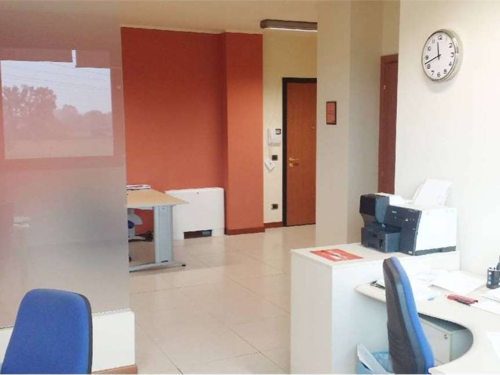 ufficio in vendita a Reggio nell'Emilia in zona Buco del Signore