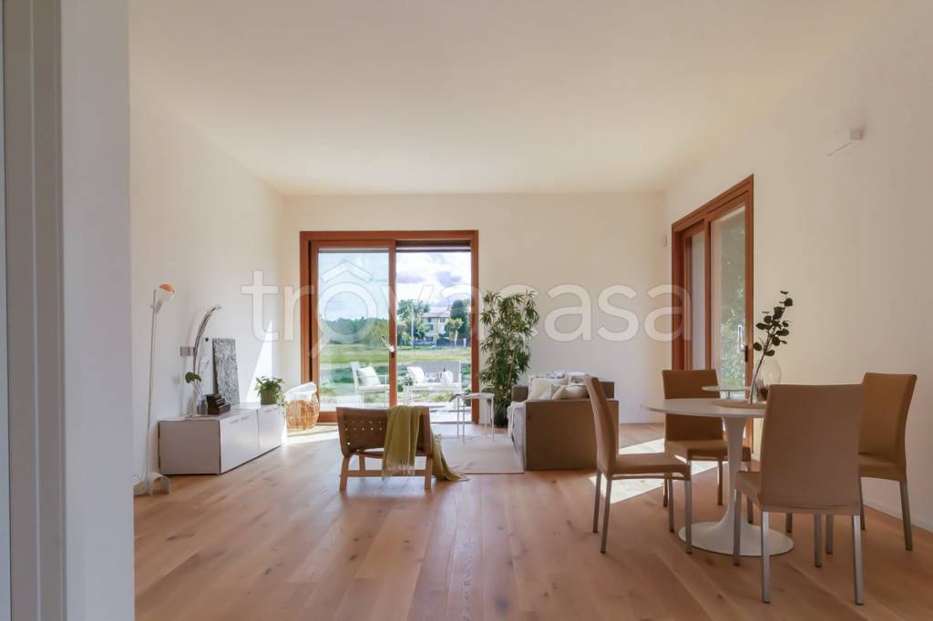 casa indipendente in vendita a Reggio nell'Emilia in zona Rivalta