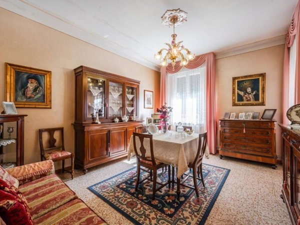 appartamento in vendita a Reggio nell'Emilia