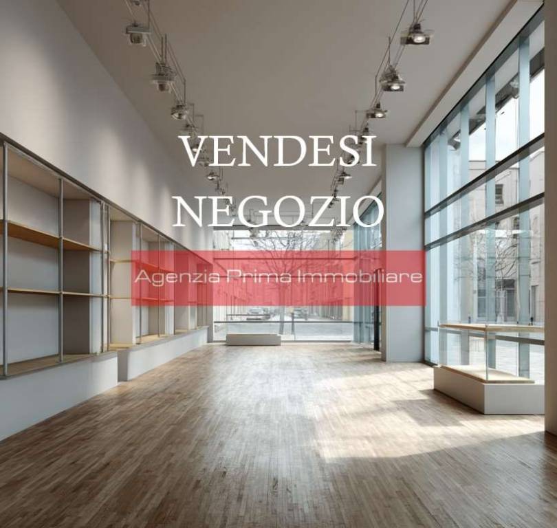 negozio in vendita a Reggio nell'Emilia in zona Carrozzone