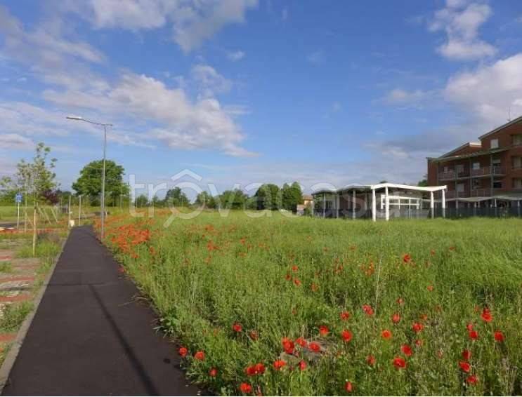 terreno edificabile in vendita a Reggio nell'Emilia in zona Tribunale