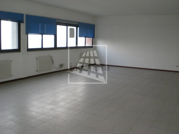 ufficio in vendita a Reggio nell'Emilia