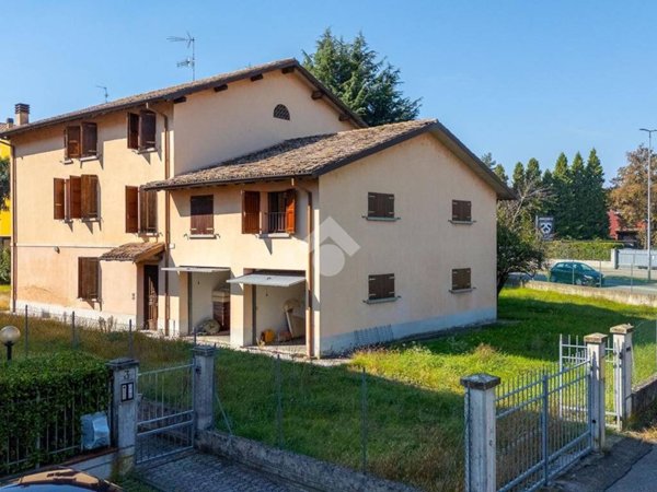 casa indipendente in vendita a Reggio nell'Emilia in zona Rivalta