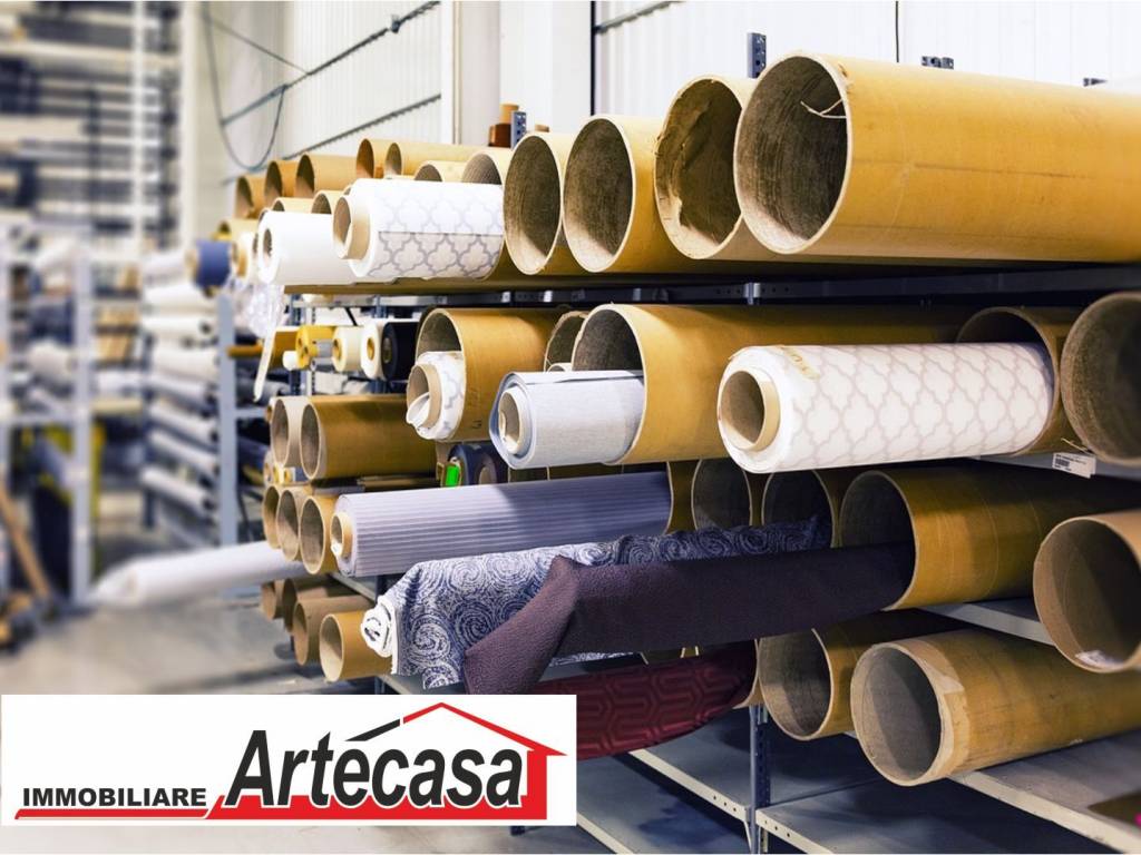 locale commerciale in vendita a Reggio nell'Emilia in zona Baragalla