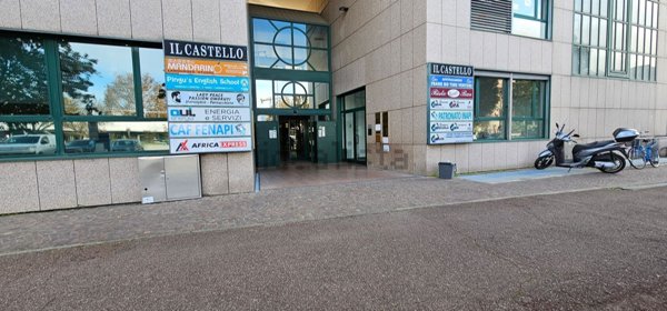 locale commerciale in vendita a Reggio nell'Emilia