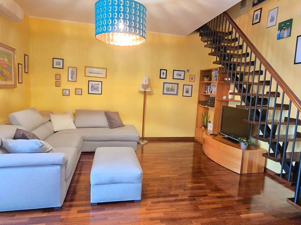 appartamento in vendita a Reggio nell'Emilia in zona Città Storica