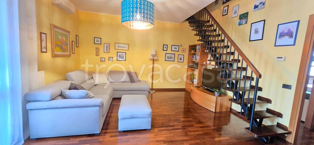 appartamento in vendita a Reggio nell'Emilia in zona Buco del Signore