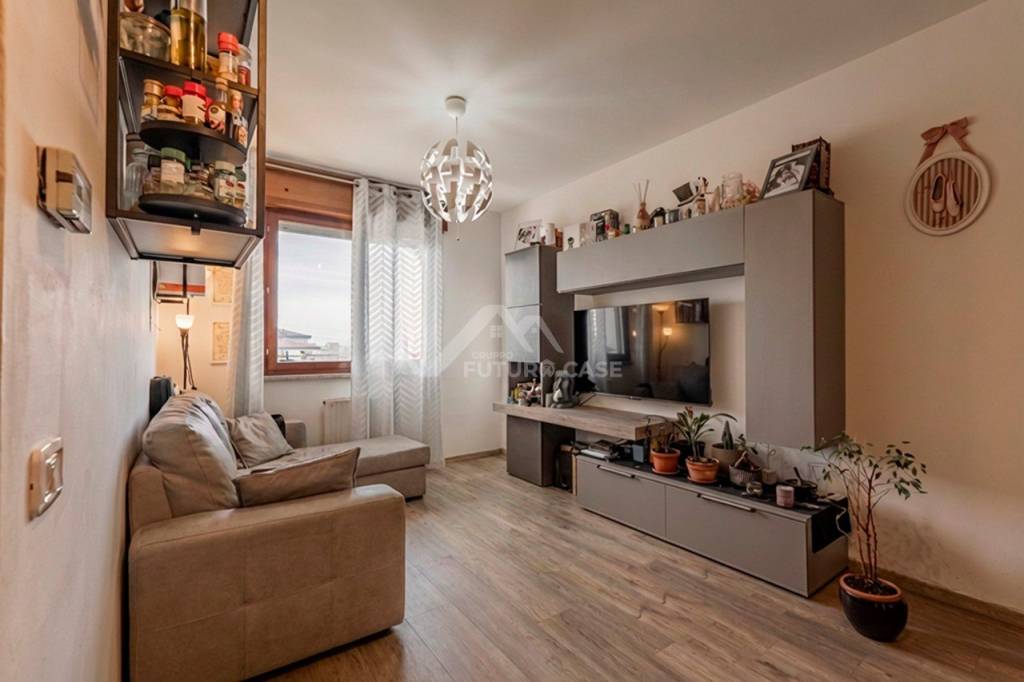 appartamento in vendita a Reggio nell'Emilia in zona Tribunale