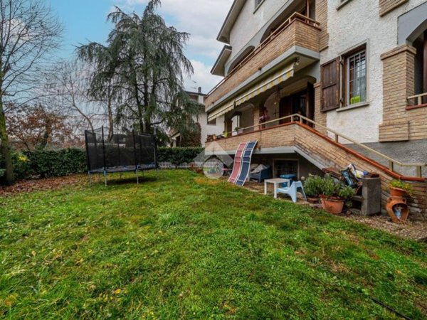 casa indipendente in vendita a Reggio nell'Emilia in zona Rivalta