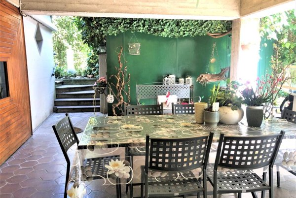 negozio in vendita a Reggio nell'Emilia in zona Città Storica