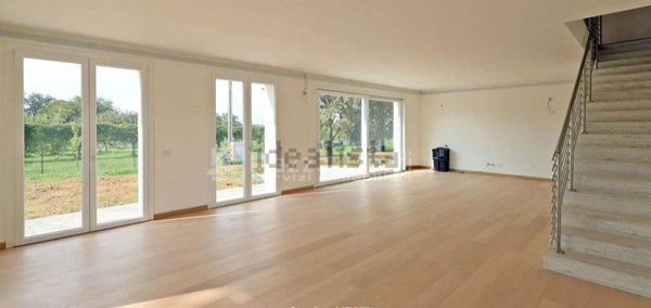 casa indipendente in vendita a Reggio nell'Emilia in zona Codemondo