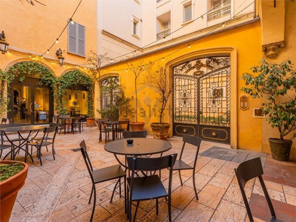 appartamento in vendita a Reggio nell'Emilia in zona Città Storica