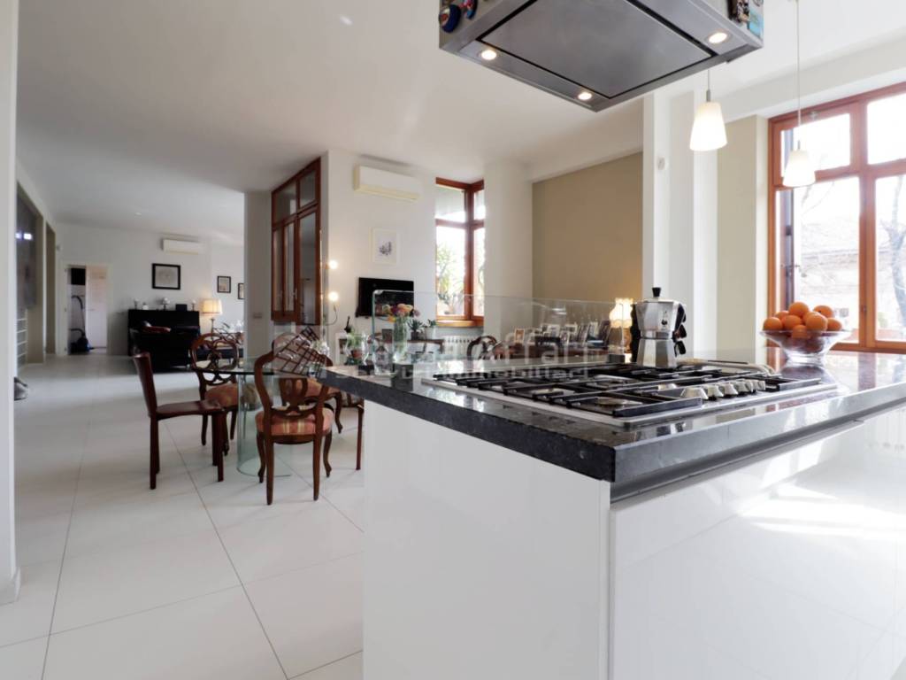 appartamento in vendita a Reggio nell'Emilia in zona Città Storica