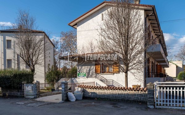 casa indipendente in vendita a Reggio nell'Emilia in zona Buco del Signore