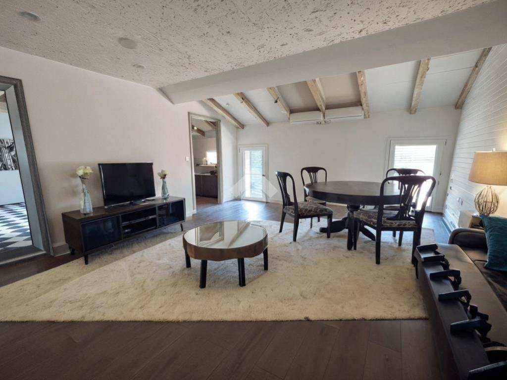 appartamento in vendita a Reggio nell'Emilia in zona Città Storica